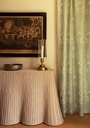 Pineapple Thread - Azure - Ivory Linen: lifestyle