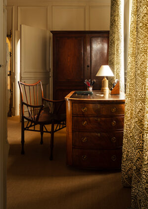 Adam Bray - Sgraffito - Moss - Stone Linen: lifestyle