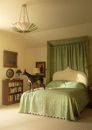 The Scallop Hanging Light - Large: lifestyle