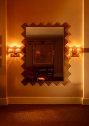 The Sharks Tooth Mirror - Monumental: lifestyle