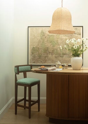 The Klismos Bar Stool: lifestyle