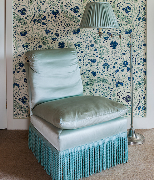 Dianthus Chintz Wallpaper - lapis - 493x575