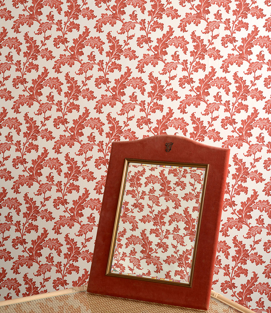 Scrolling Acanthus Wallpaper - Sorolla Red - 950x1095