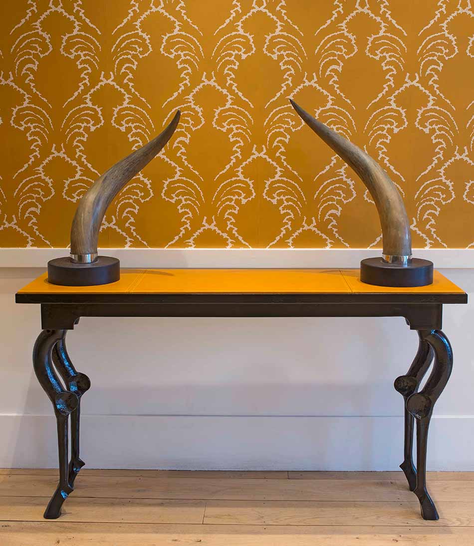 Stag Console Black lifestyle 950x1095