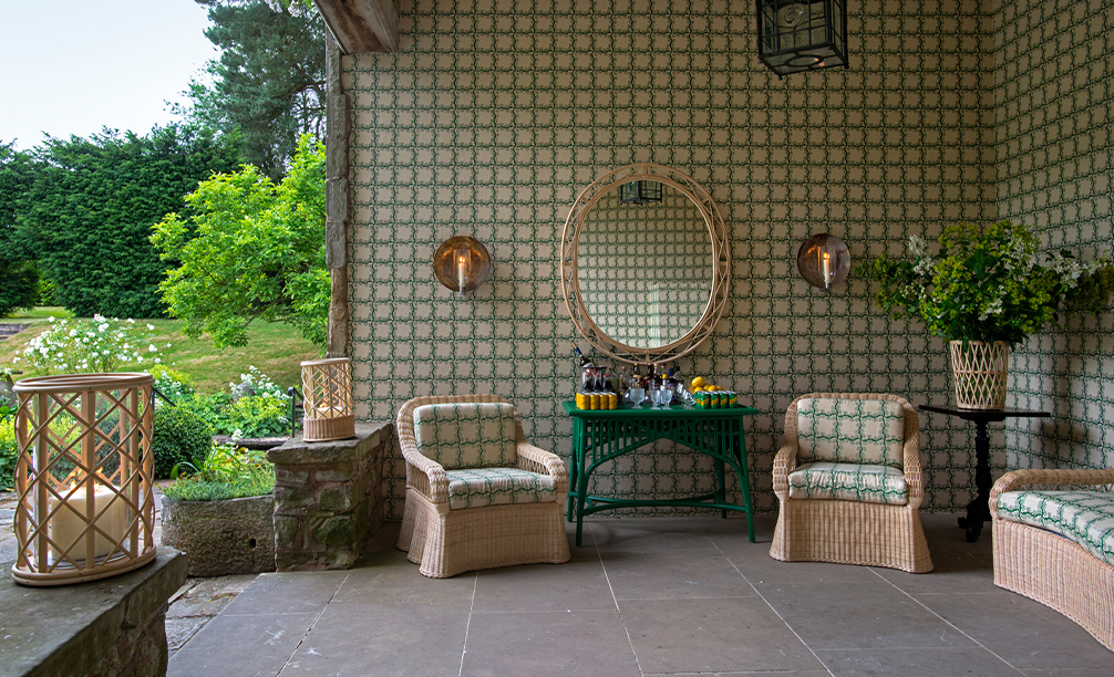 The Rattan Hurlingham Vase - 1006x612 II