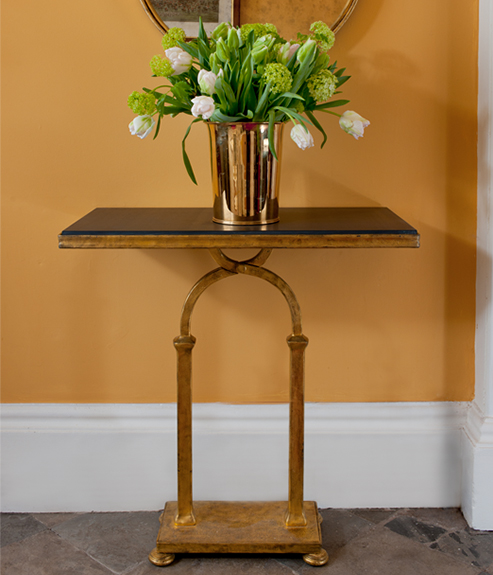 The Single Peristyle Table - 493x575