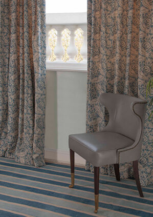 Bergamot Leaf - Azure And Indigo - Stone Linen: lifestyle