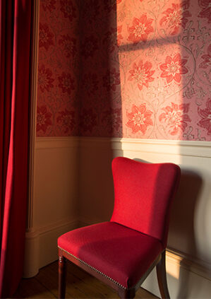 Palampore Blossom Wallpaper - Pink & Red: lifestyle