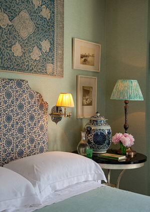 Persian Flower - Lapis - Stone Linen: lifestyle