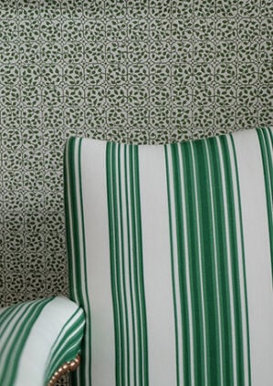 Sophie Coryndon - Wilton Vine Wallpaper - Sage: lifestyle