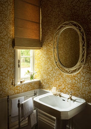 Berlioz Wallpaper - Sunflower: lifestyle