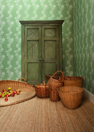 Charlotte Johnstone - Mawar Wallpaper - Ivory On Hart Green: lifestyle