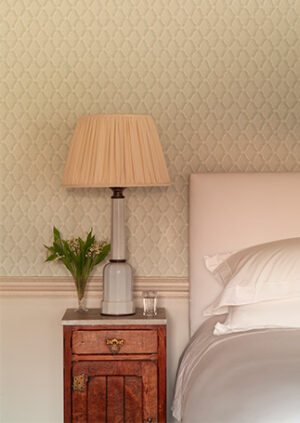 Fretwork Wallpaper - Gris: lifestyle