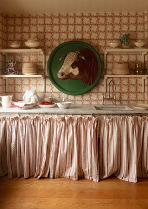 Espalier Square Wallpaper - Terracotta: lifestyle