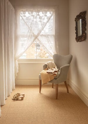 Hortense - Ivory - Lace: lifestyle