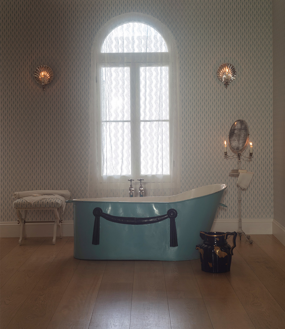 Serpentine Fern Azure Wallpaper in a bathroom 