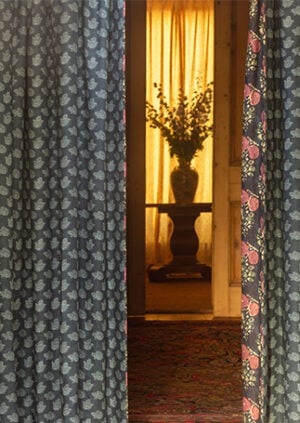 Burdur Leaf - Indigo - Linen: lifestyle